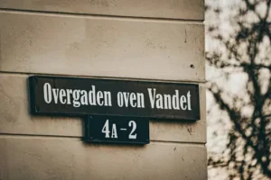 Wie lange hält eine Bangkirai-Terrasse? Lebensdauer, Pflege und Faktoren für die Haltbarkeit des Tropenholzes